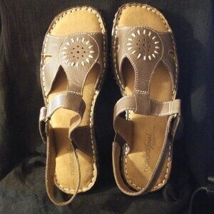 Naturalizer Brown Leather Sandals